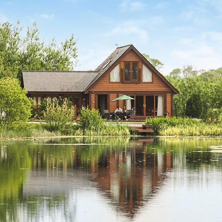 Anglesey Lakeside Lodges Menai Bridge Exterior foto